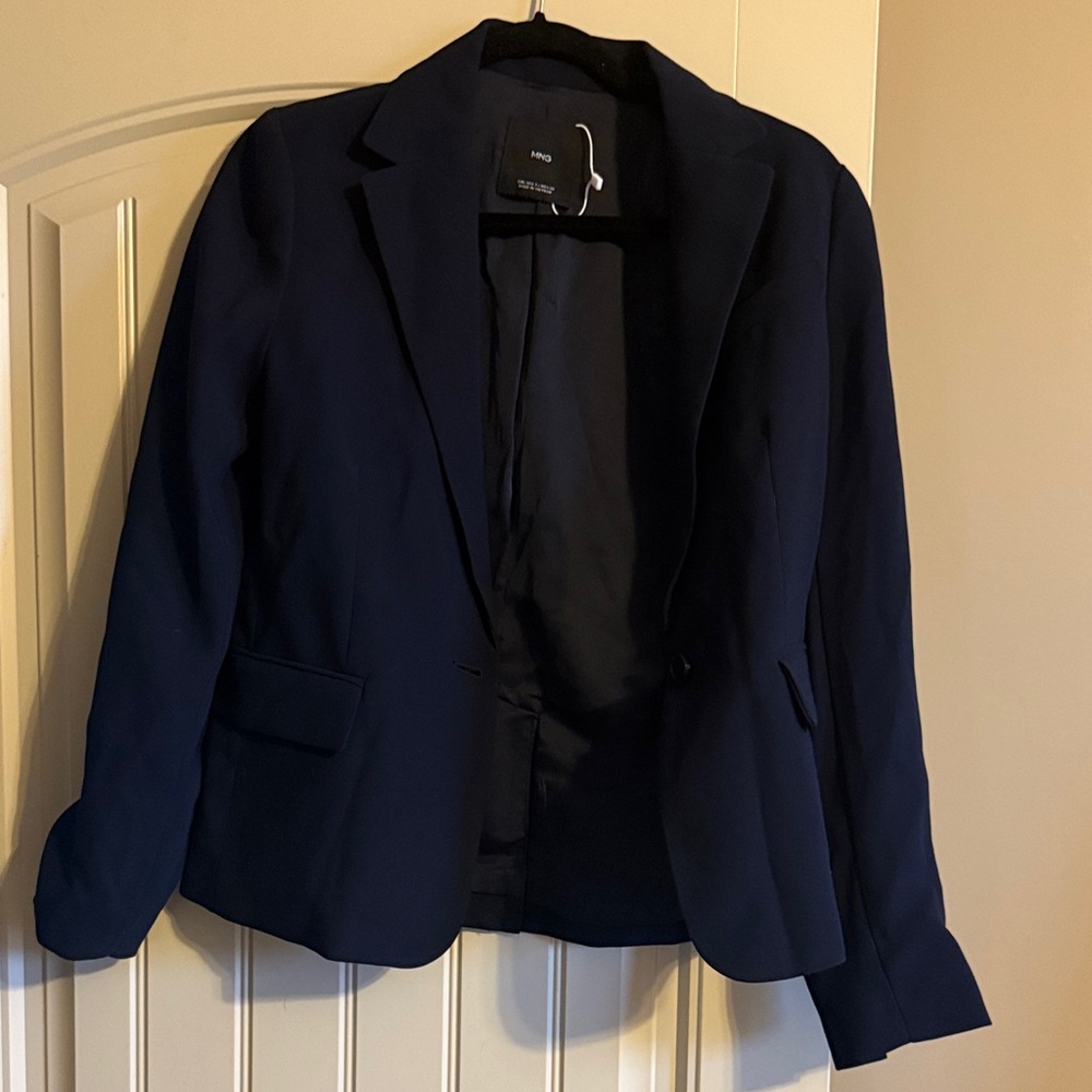 NWOT Mango oversized navy v
Blazer